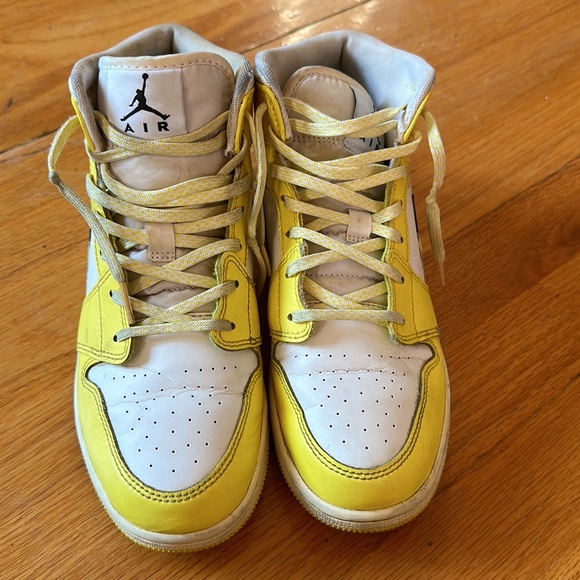 jordan yellow rose